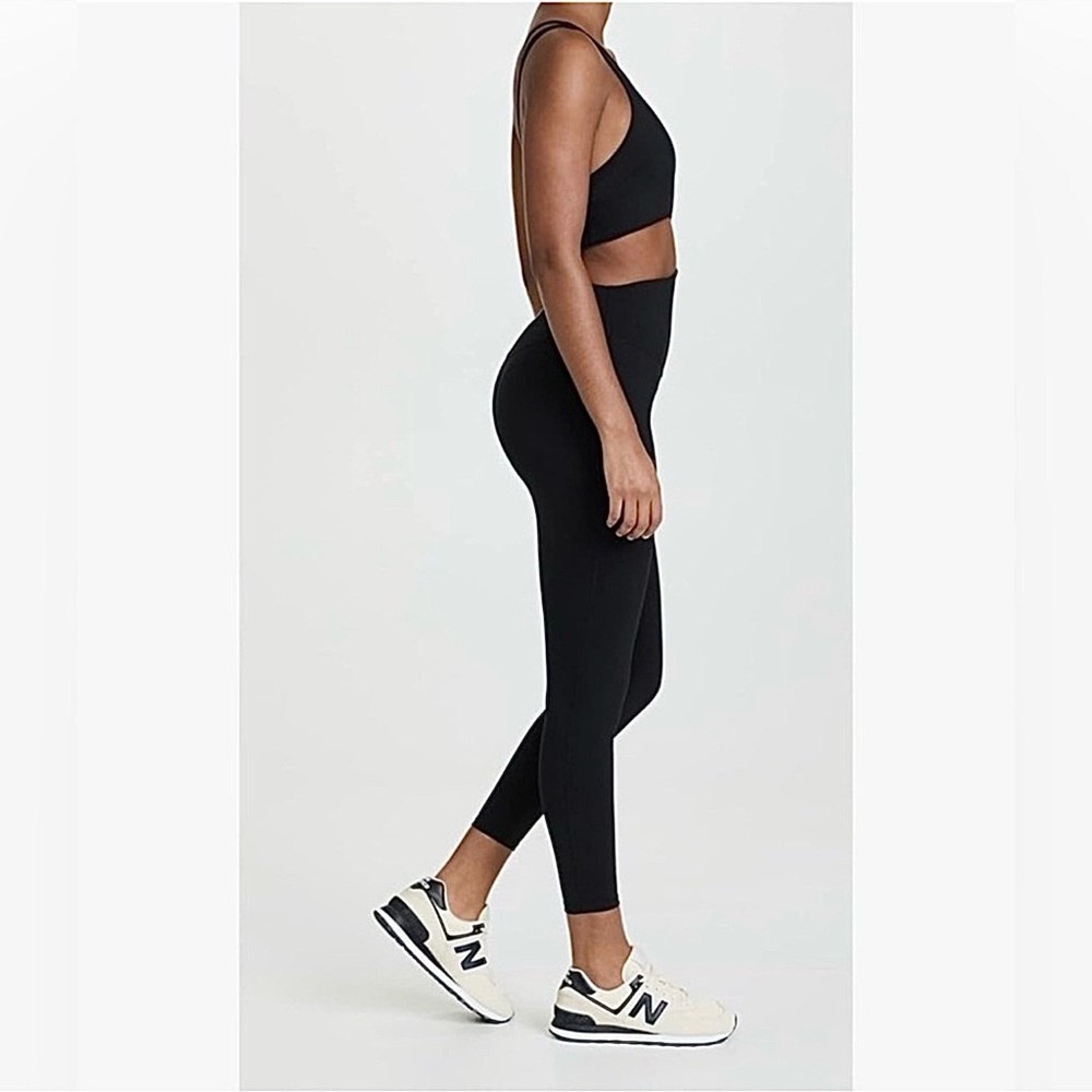NWOT Free People Movement Transcends Limits Size M - Picture 2 of 8